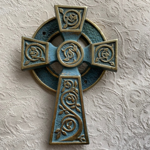 High Cross & Vine Scrolls Verdigris Door Knocker - Picture 2 of 16